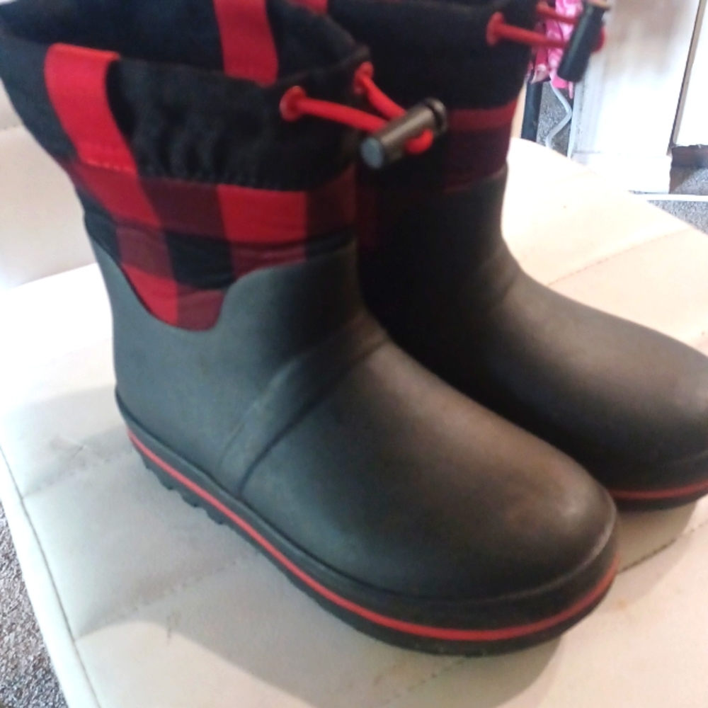 Snow boots